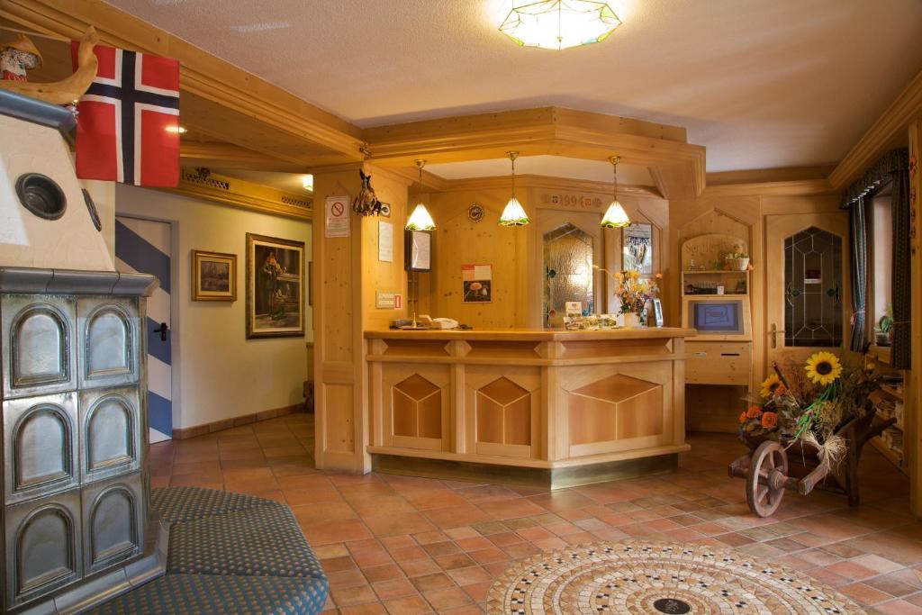 Albergo Bellaria Carano Kültér fotó