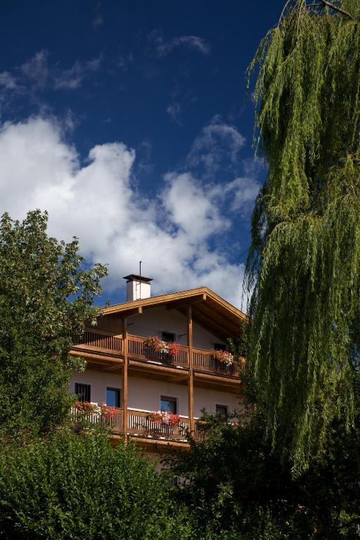 Albergo Bellaria Carano Kültér fotó