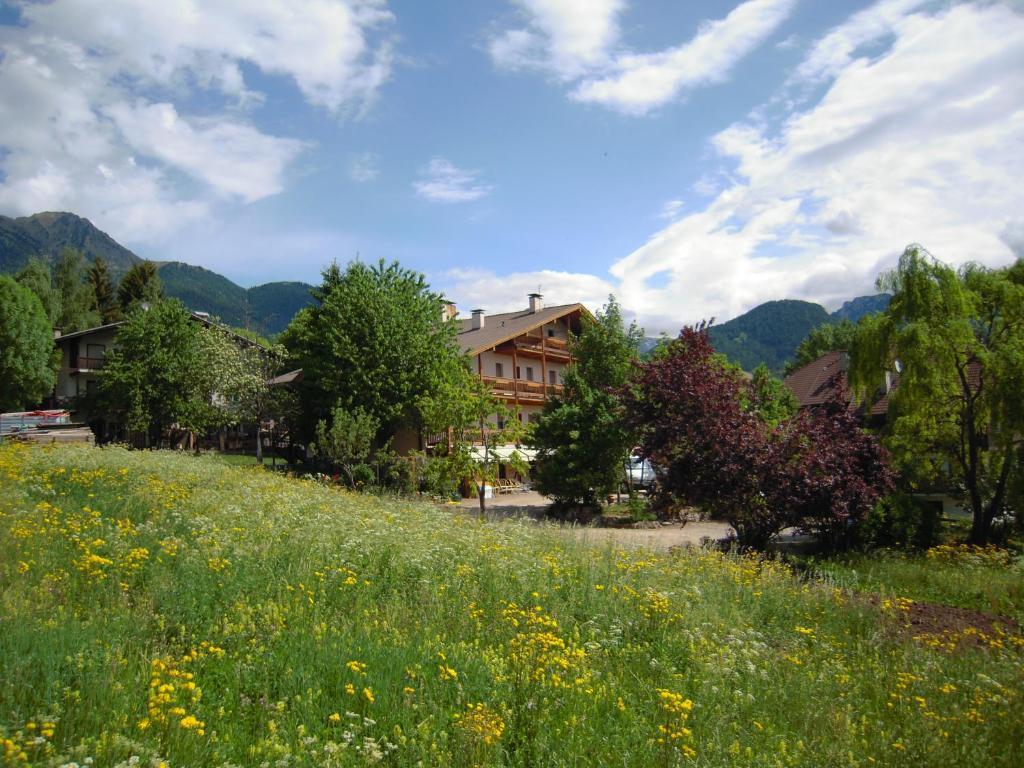 Albergo Bellaria Carano Kültér fotó